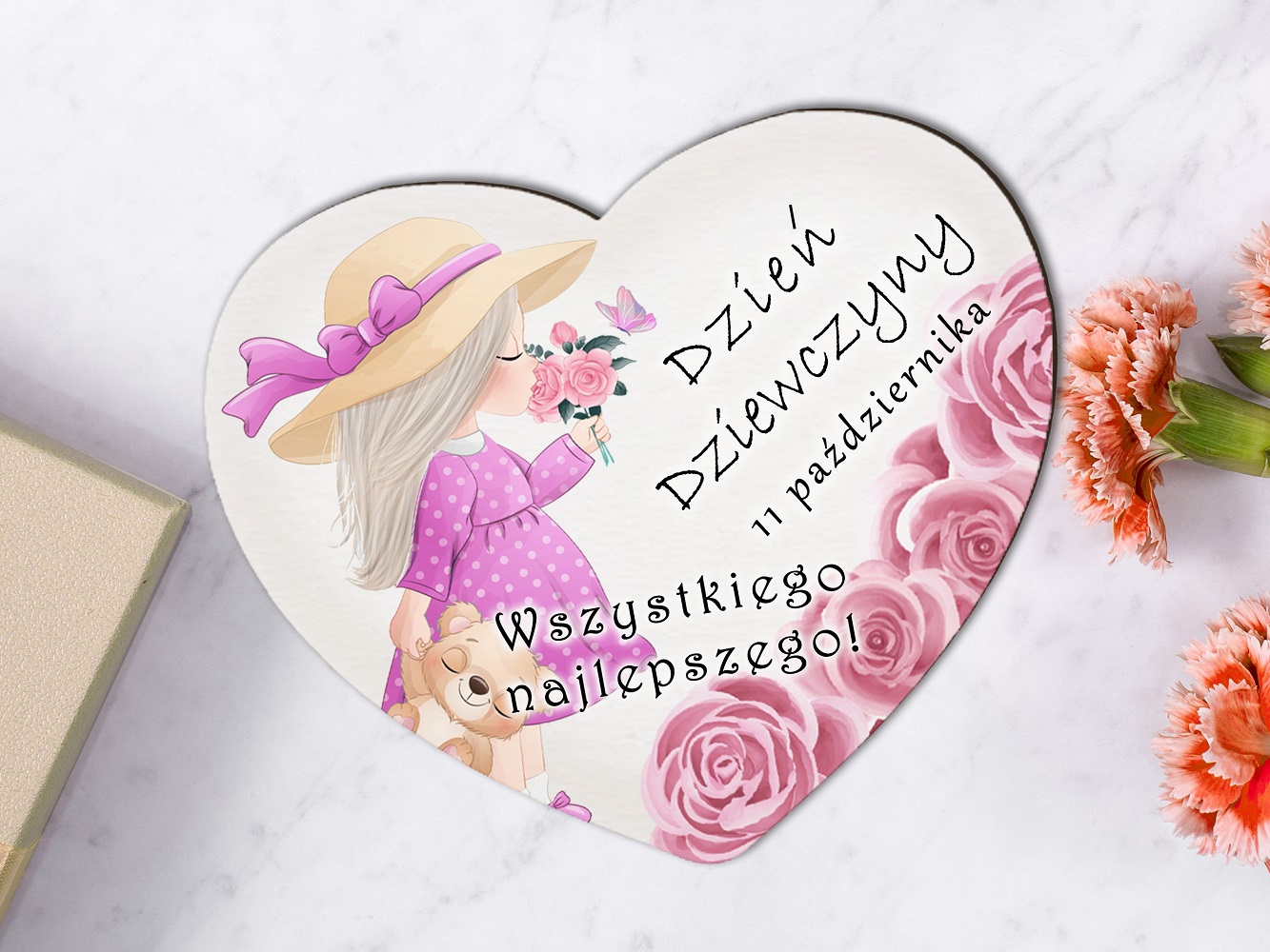 Dzień Dziewczyny - pamiątka serduszko z magnesem do szkoły