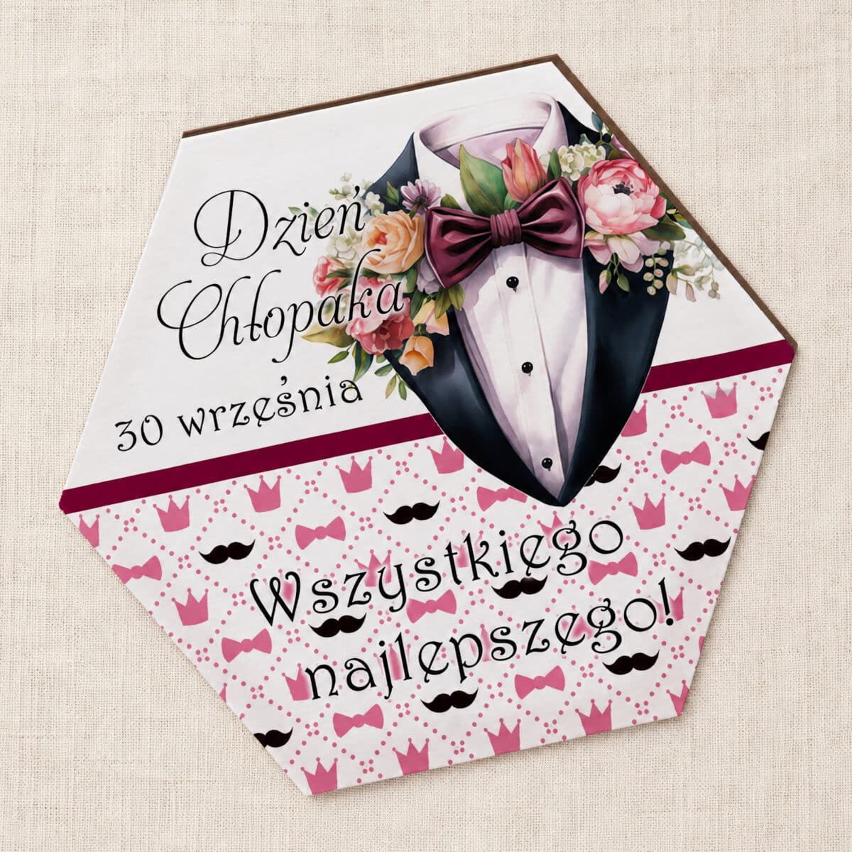 Elegancki magnes na Dzień Chłopaka z garniturem, muchą i kwiatami
