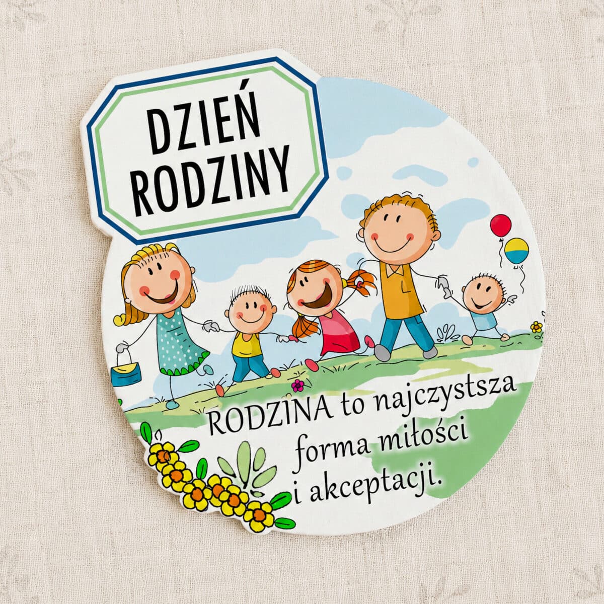 Kolorowy magnes na Dzień Rodziny z ilustracją rodziców i dzieci, kwiatami i balonikami